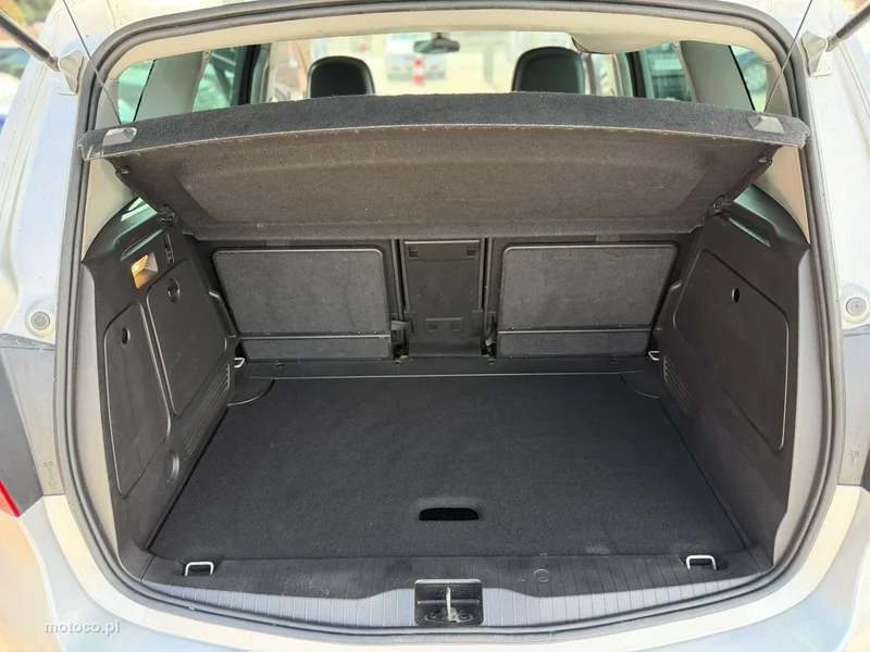 Opel Meriva B 26