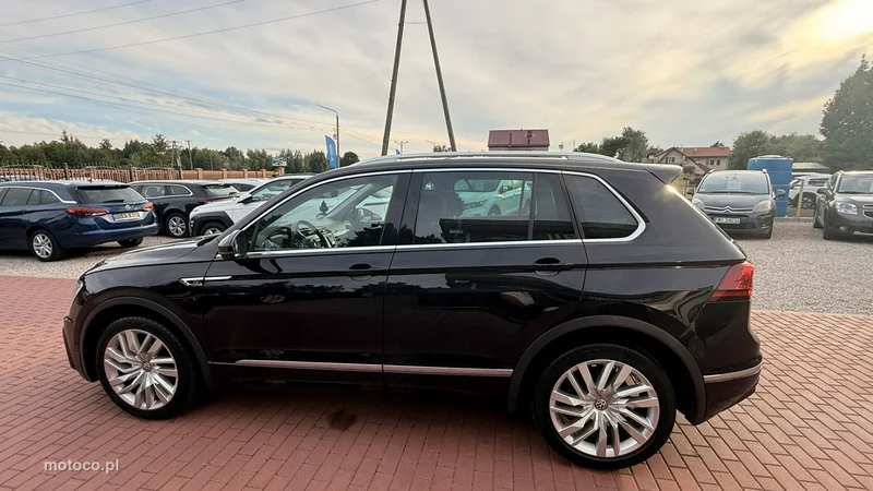 Volkswagen Tiguan AD 15