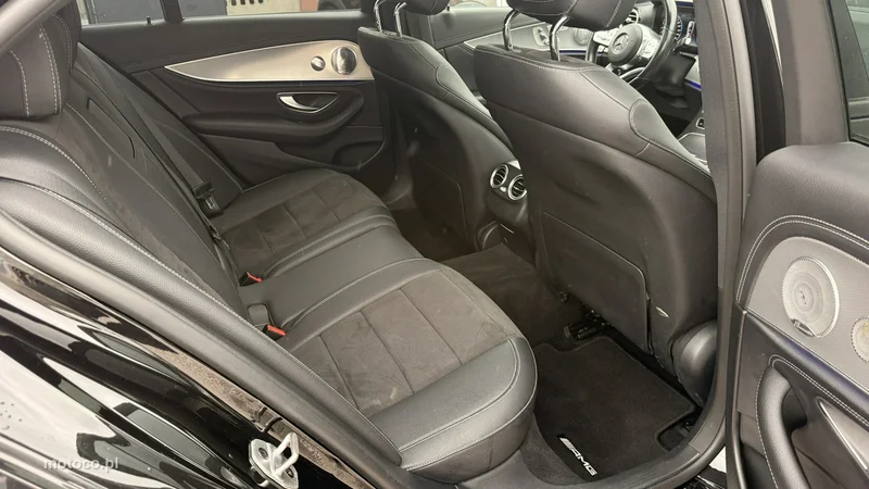 Mercedes-Benz Klasa E W213 E 300 12