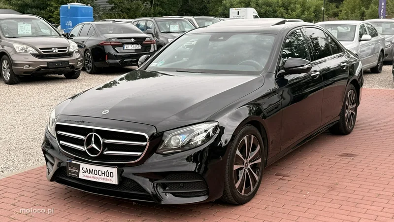Mercedes-Benz Klasa E W213 E 300 26