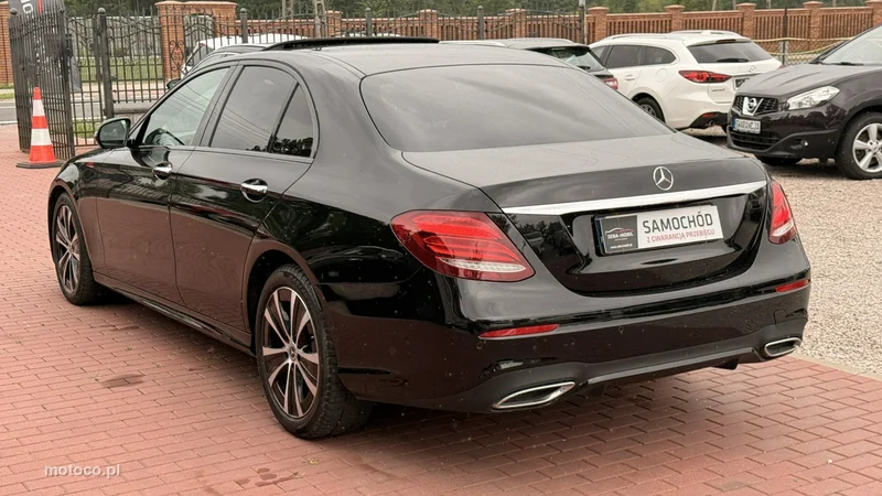 Mercedes-Benz Klasa E W213 E 300 13