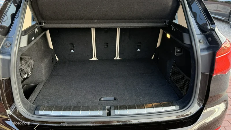 BMW X1 F48 12