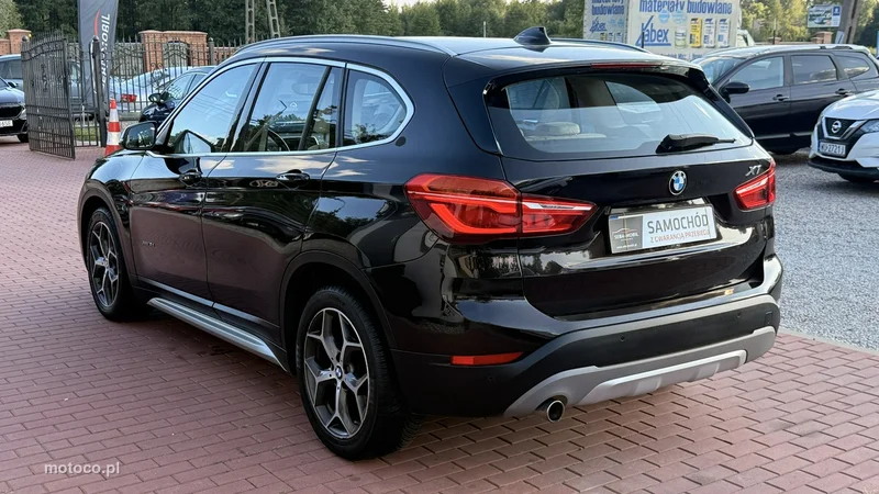 BMW X1 F48 13