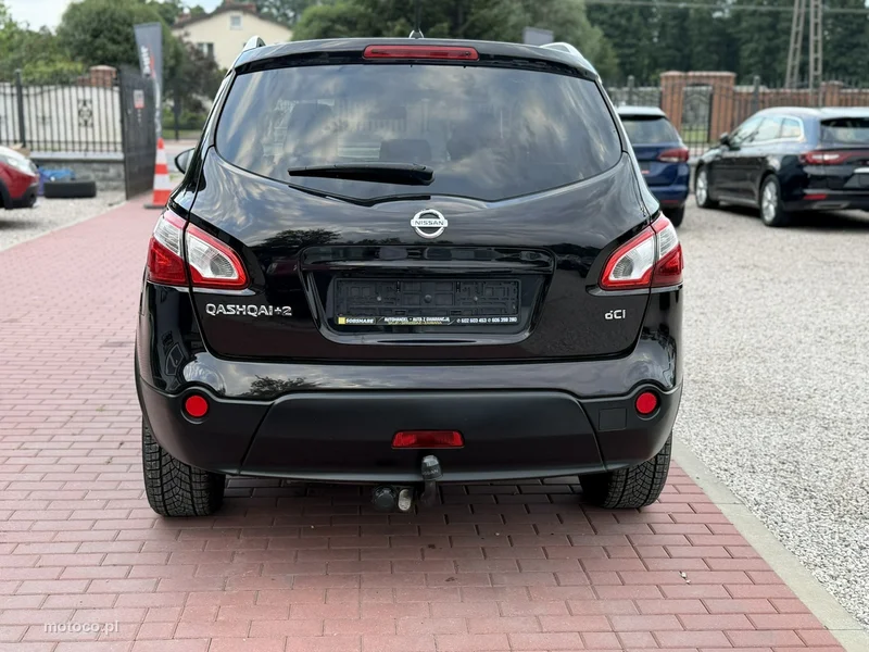 Nissan Qashqai+2 9