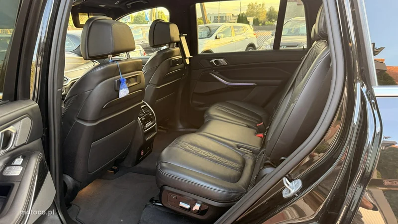 BMW X7 G07 23