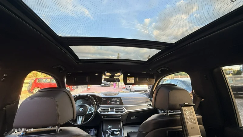 BMW X7 G07 28