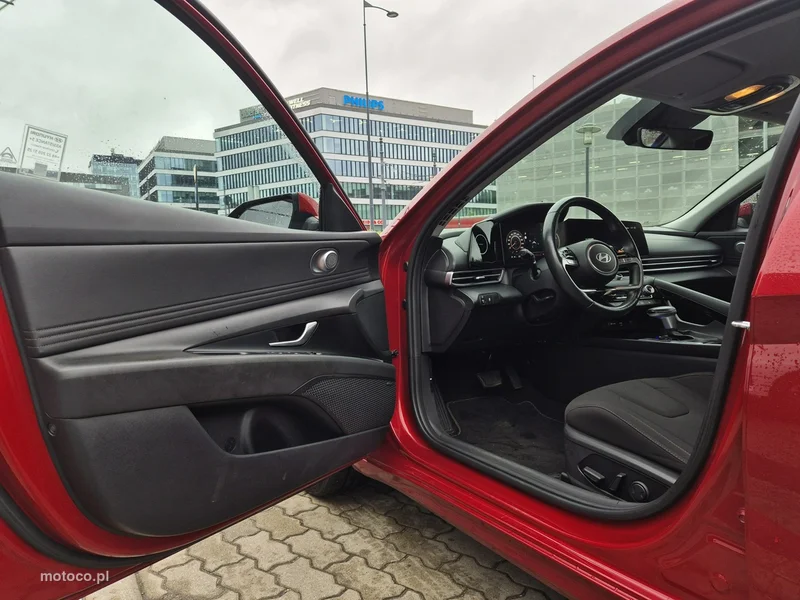 Hyundai Elantra 11