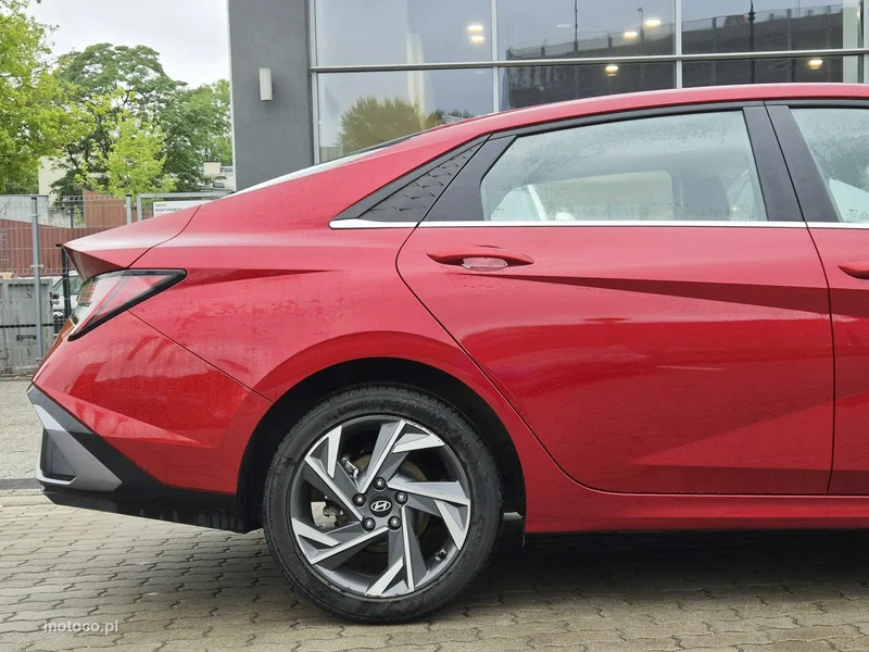 Hyundai Elantra 21
