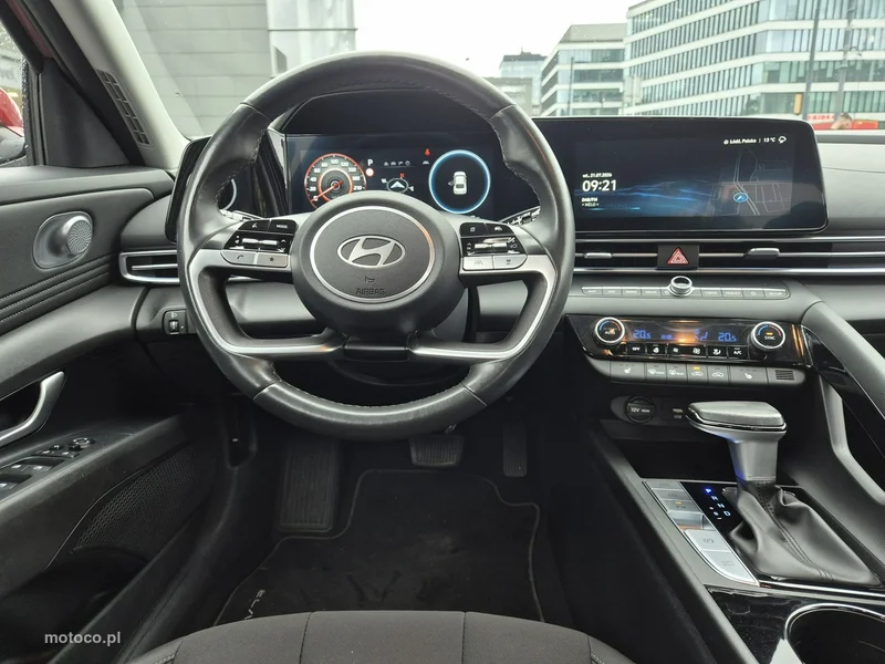 Hyundai Elantra 32