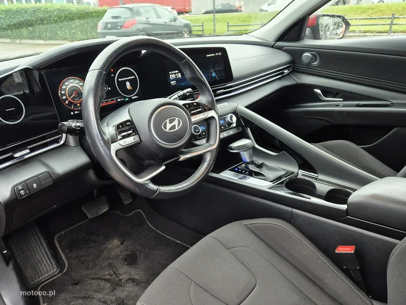 Hyundai Elantra 9