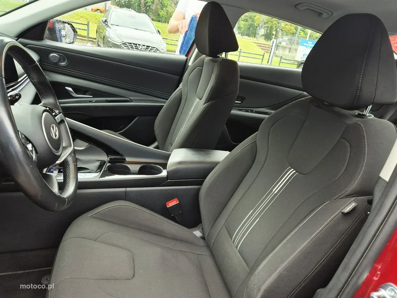 Hyundai Elantra 10
