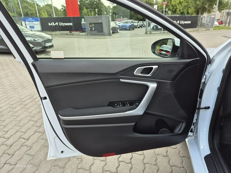 Kia Nowy Ceed 10