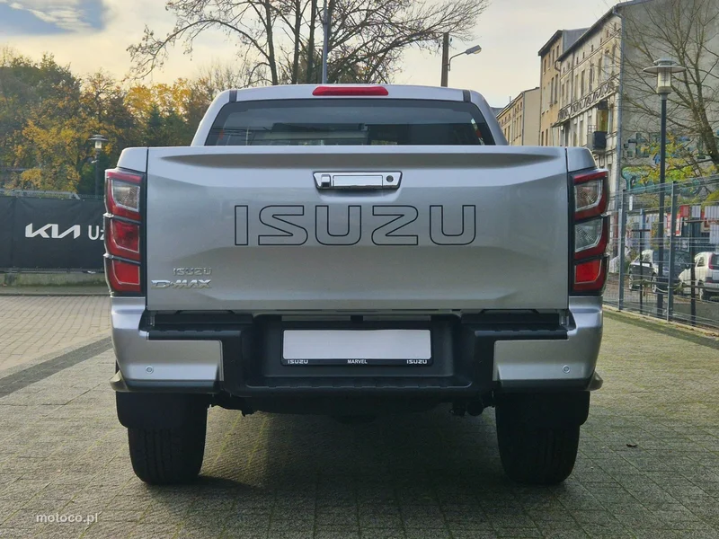 Isuzu D-Max 9