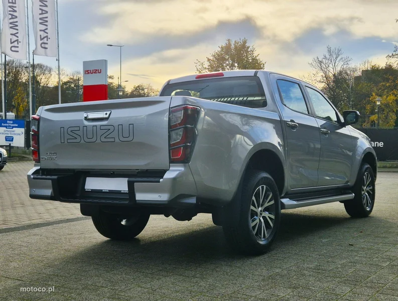 Isuzu D-Max 10