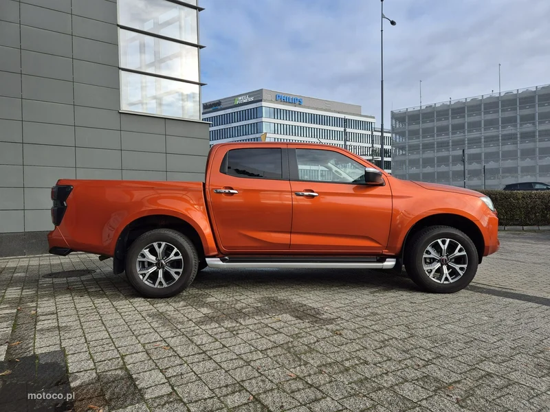 Isuzu D-Max 8