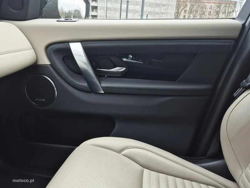 Land Rover Discovery Sport 37