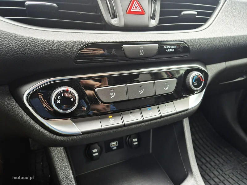 Hyundai i30 28