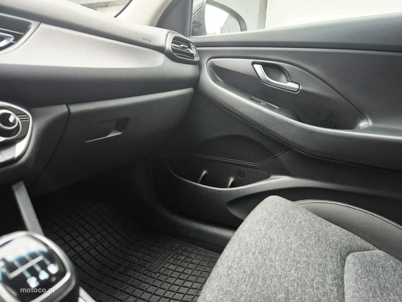 Hyundai i30 24