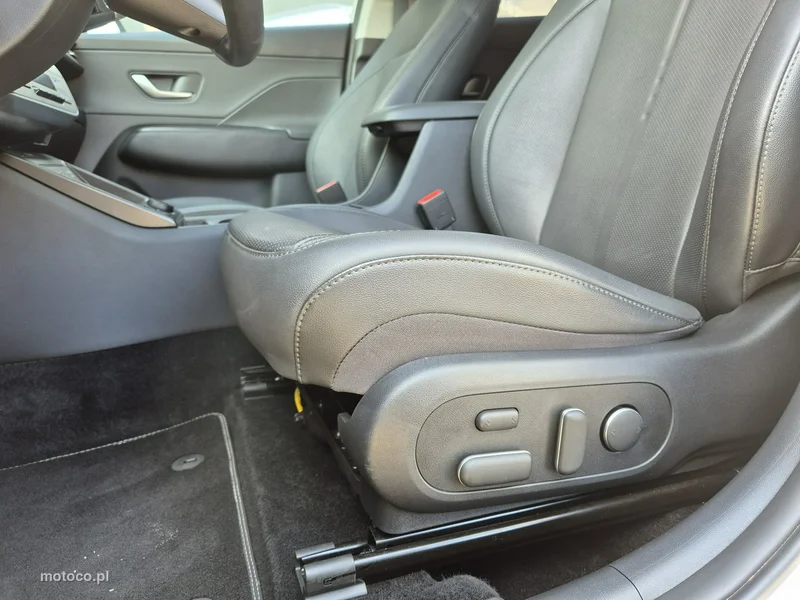 Hyundai KONA 11