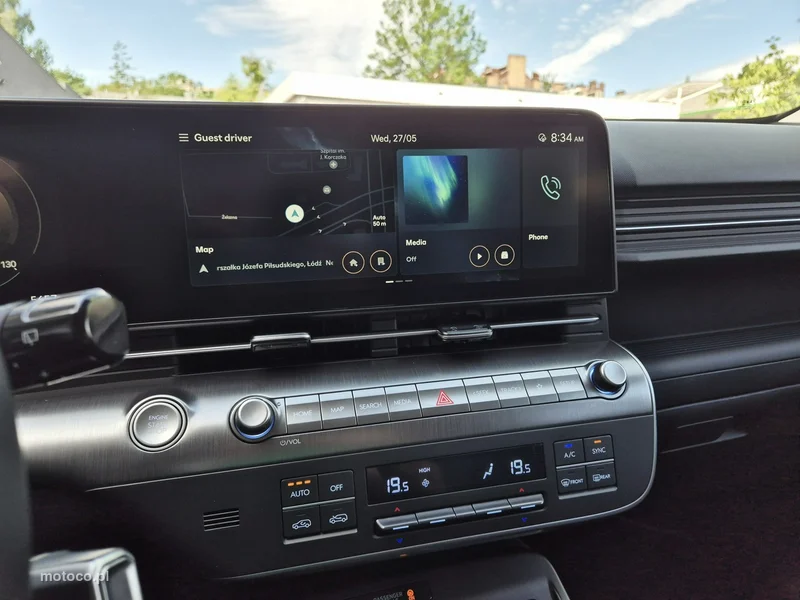 Hyundai KONA 36