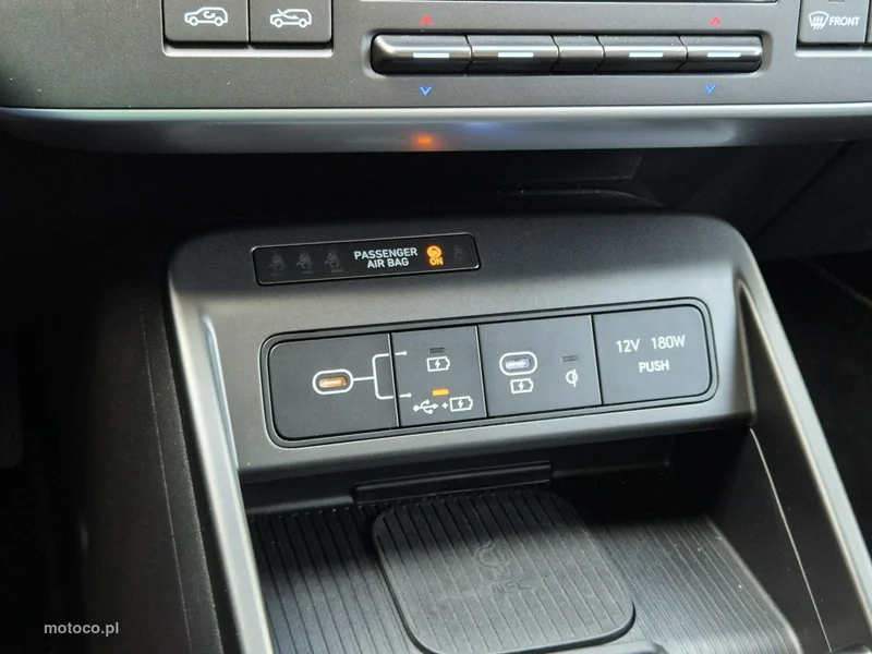 Hyundai KONA 38