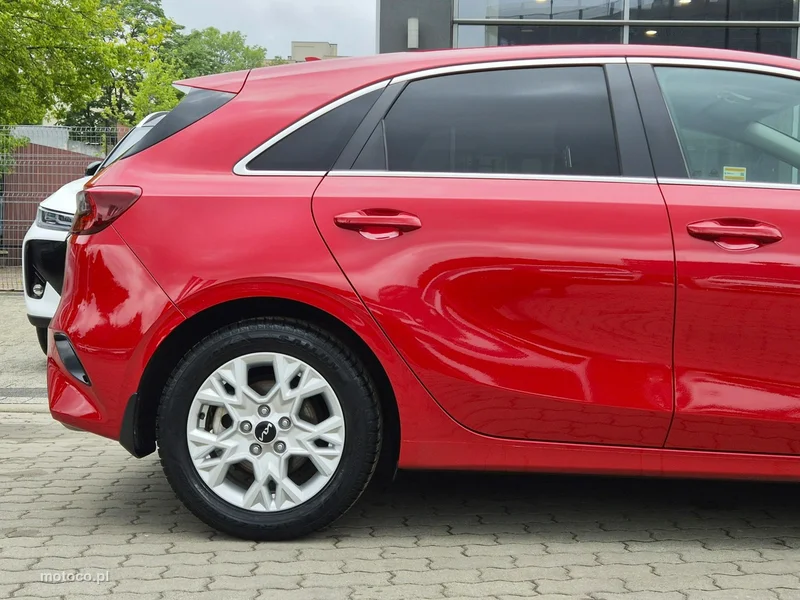 Kia Nowy Ceed 9