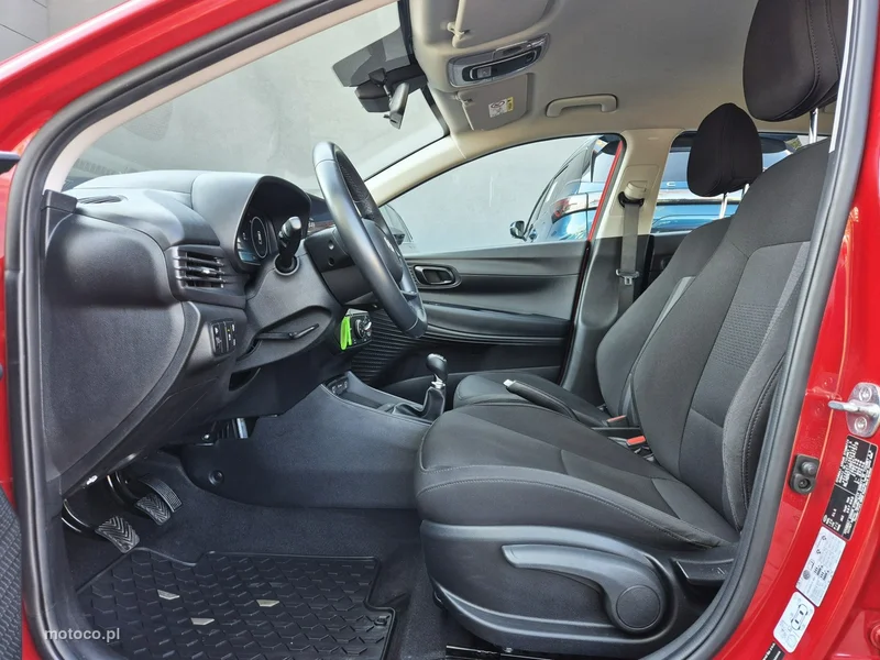 Hyundai i20 10