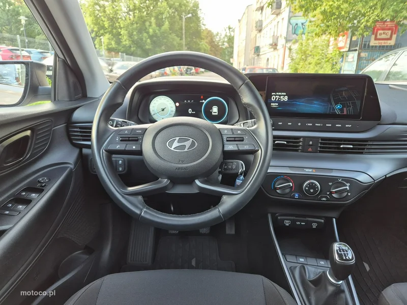 Hyundai i20 25