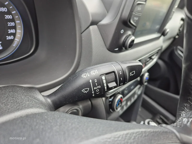 Hyundai KONA 24