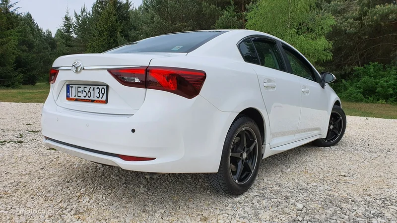 Toyota Avensis T27 2