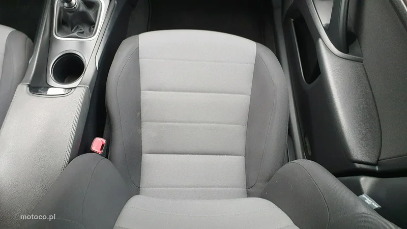 Toyota Avensis T27 17