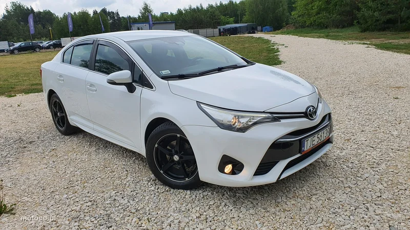 Toyota Avensis T27 3