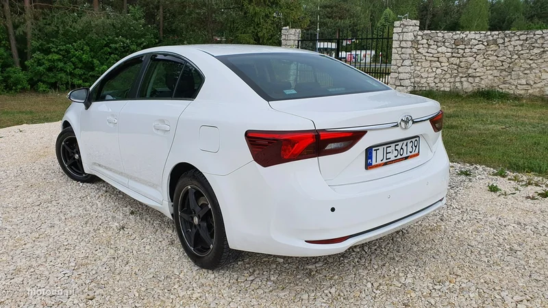 Toyota Avensis T27 4