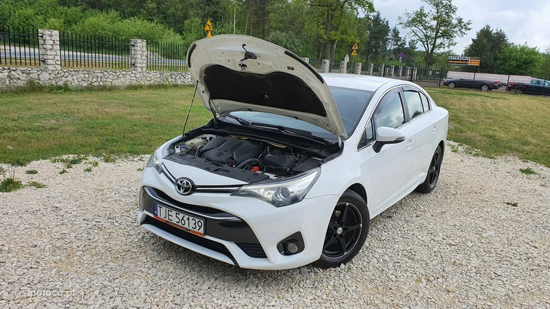 Toyota Avensis T27 31