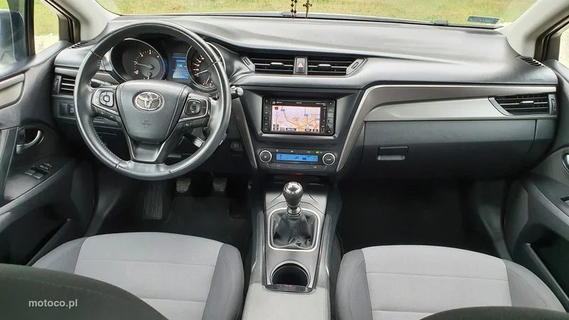Toyota Avensis T27 5