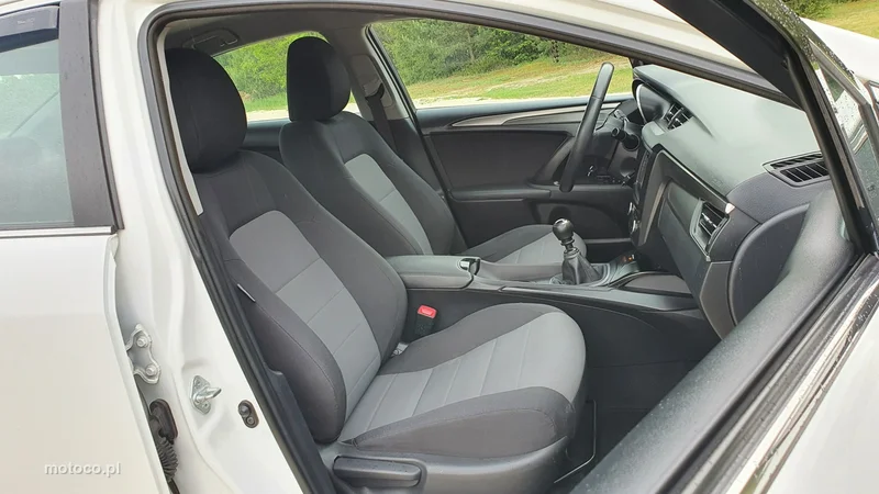 Toyota Avensis T27 7