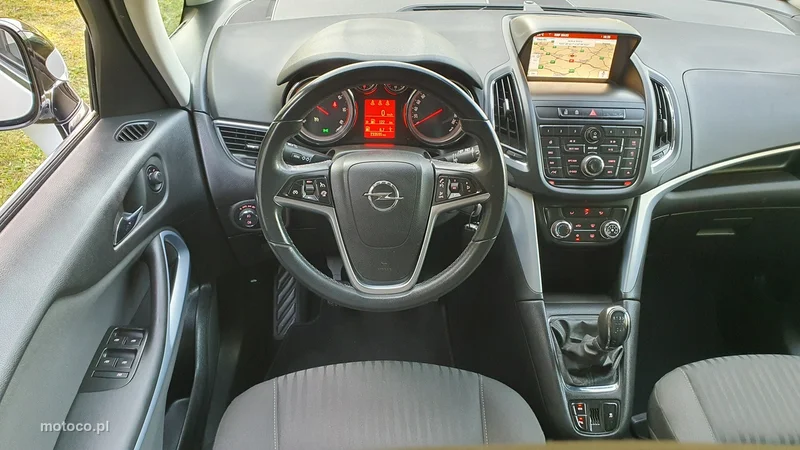 Opel Zafira C Tourer 17