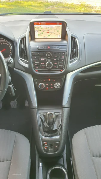 Opel Zafira C Tourer 21