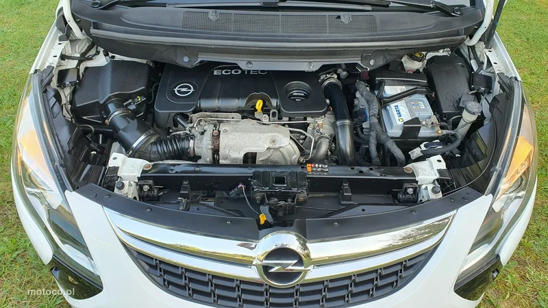 Opel Zafira C Tourer 34