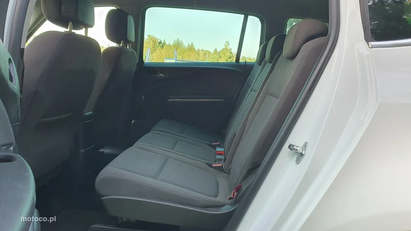 Opel Zafira C Tourer 8