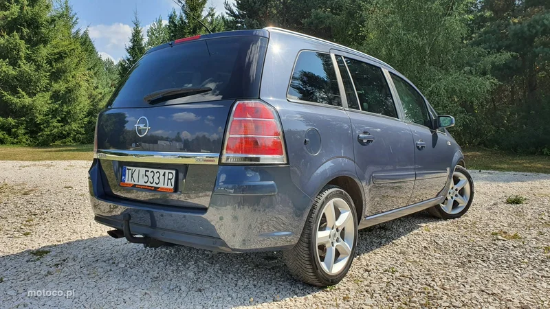 Opel Zafira B 2