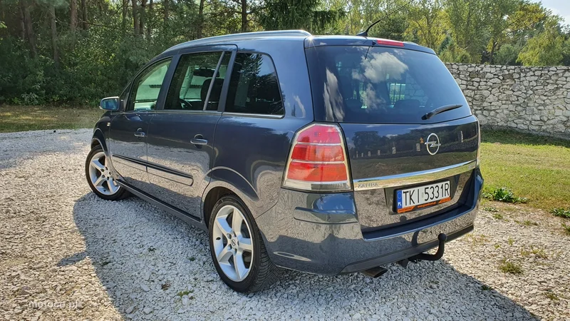 Opel Zafira B 4