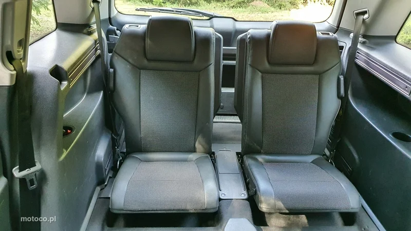 Opel Zafira B 8
