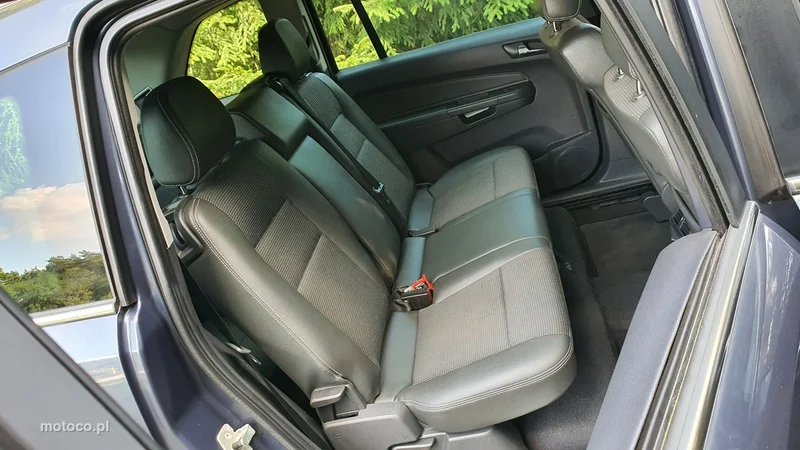 Opel Zafira B 9