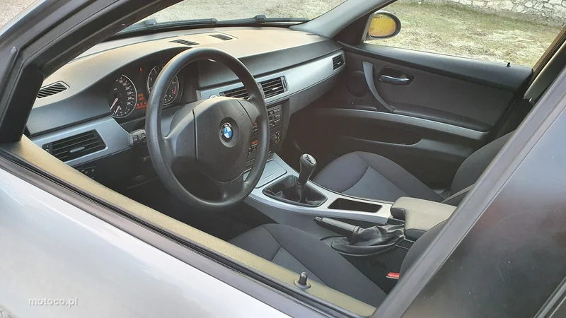 BMW Seria 3 E90 320 11