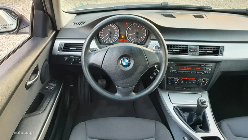 BMW Seria 3 E90 320 17