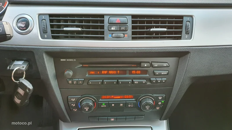 BMW Seria 3 E90 320 23