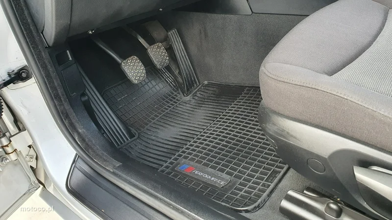 BMW Seria 3 E90 320 13