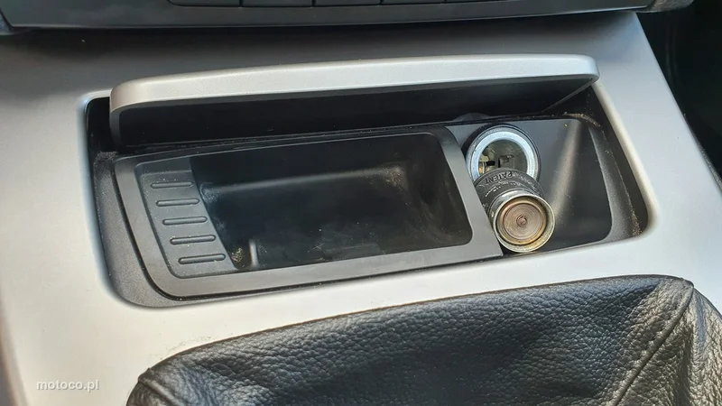 BMW Seria 3 E90 320 23