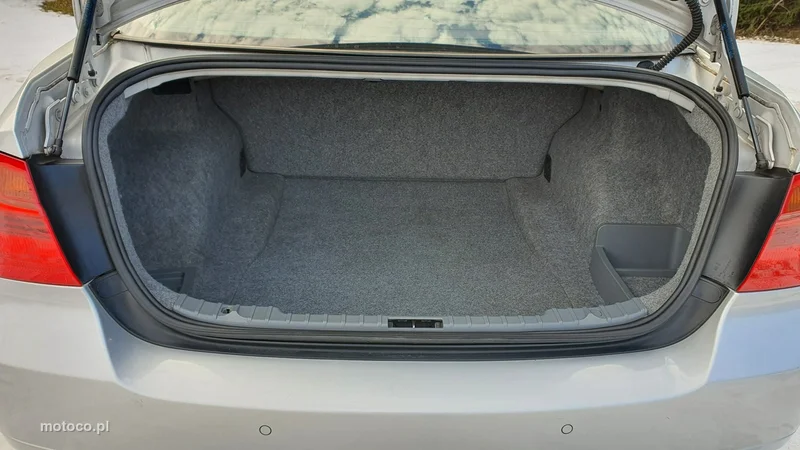 BMW Seria 3 E90 320 33